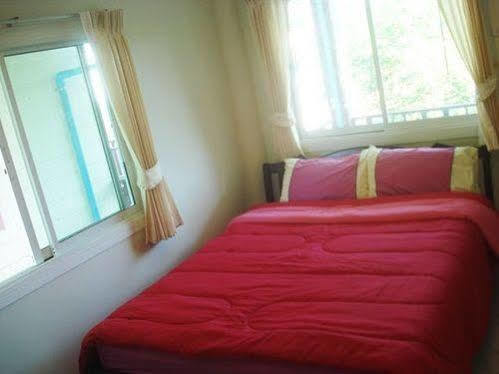 Kanchanaporn Resort Ko Lan Buitenkant foto